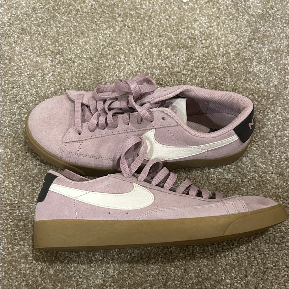 Nike Women's Light Lavender and White Sneakers